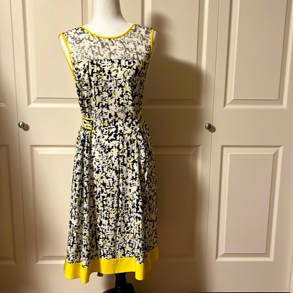 Gorgeous Kate Spade dress in black and white with yellow details - Picture 1 of 7